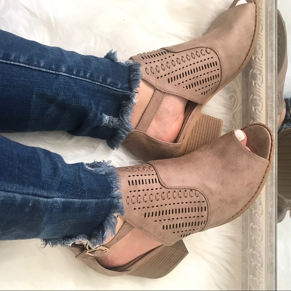 LAST 1️⃣ Cut Out Block Bootie Peep Toe Heel - Picture 2 of 6